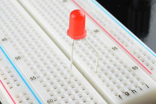 Negli anni '80 , per chi si occupava di Elettronica , l'immagine tipica di un Led era quella su una breadboard di prova dei circuiti elettronici